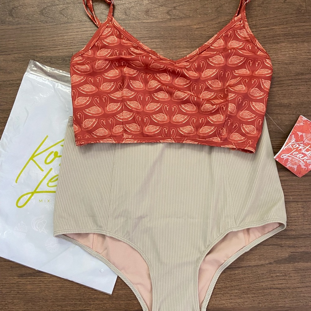 Kortni Jeane medium swim set - VCrop high waist